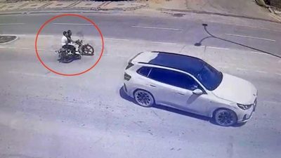 Afyonkarahisar'da aydınlatma direğine çarpan ve ağır yaralanan yabancı uyruklu şahıs,