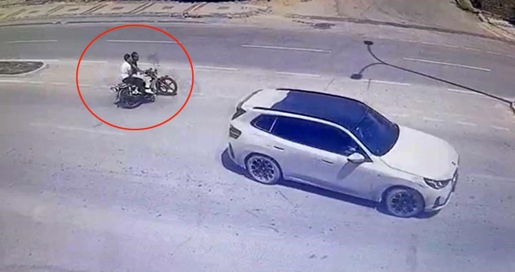 Afyonkarahisar'da aydınlatma direğine çarpan ve ağır yaralanan yabancı uyruklu şahıs,