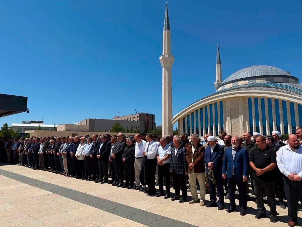 Özkaya, Bakan Yardımcısı Kavaklıoğlu'nun acısını paylaştı 2 Özkaya, Bakan Yardımcısı Kavaklıoğlu'nun acısını paylaştı
