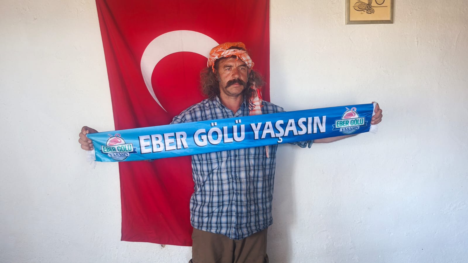 Eber Gölü Yaşasın Hareketi Başkanı Ekrem Önder Çiftçi, doğal yaşamıyla
