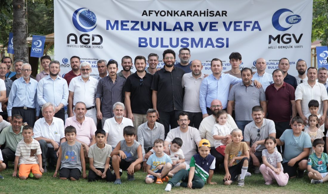 Saadet Partisi Afyonkarahisar İl Başkanı Beytullah Karataş ve beraberindeki yönetim
