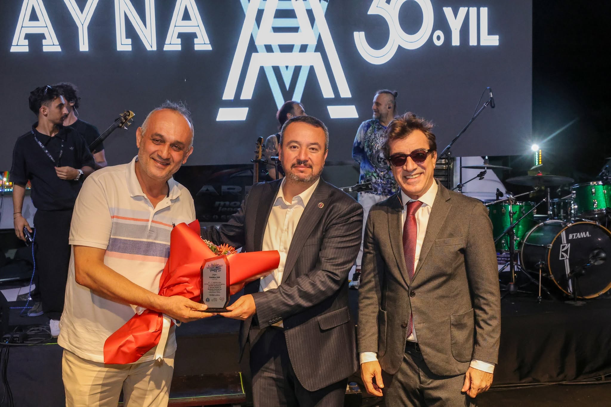Sandıklı Festivalinde final coşkusu: Ayna sahne aldı 2 Sandıklı Festivalinde final coşkusu: Ayna sahne aldı