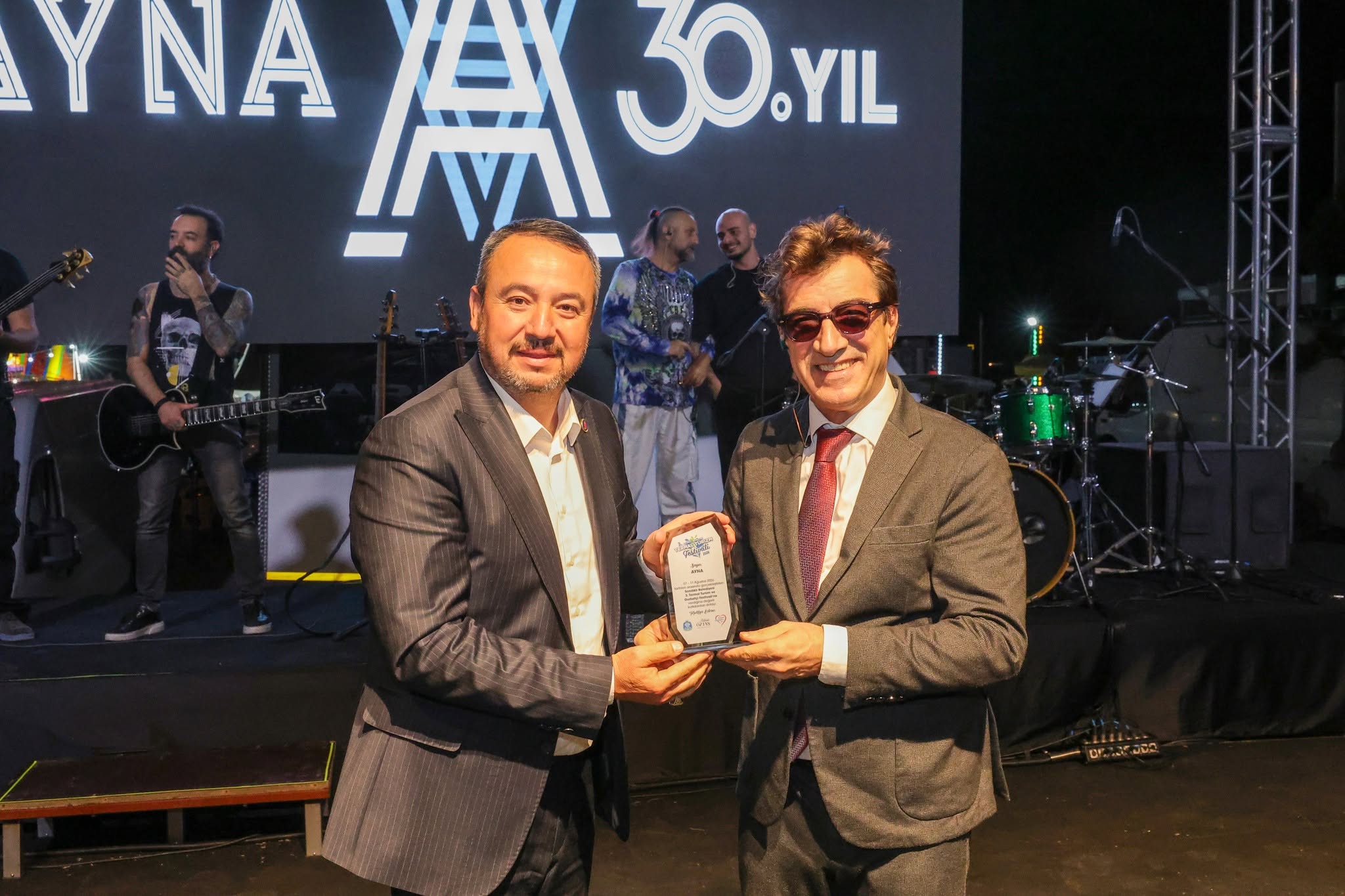 Sandıklı Festivalinde final coşkusu: Ayna sahne aldı 6 Sandıklı Festivalinde final coşkusu: Ayna sahne aldı