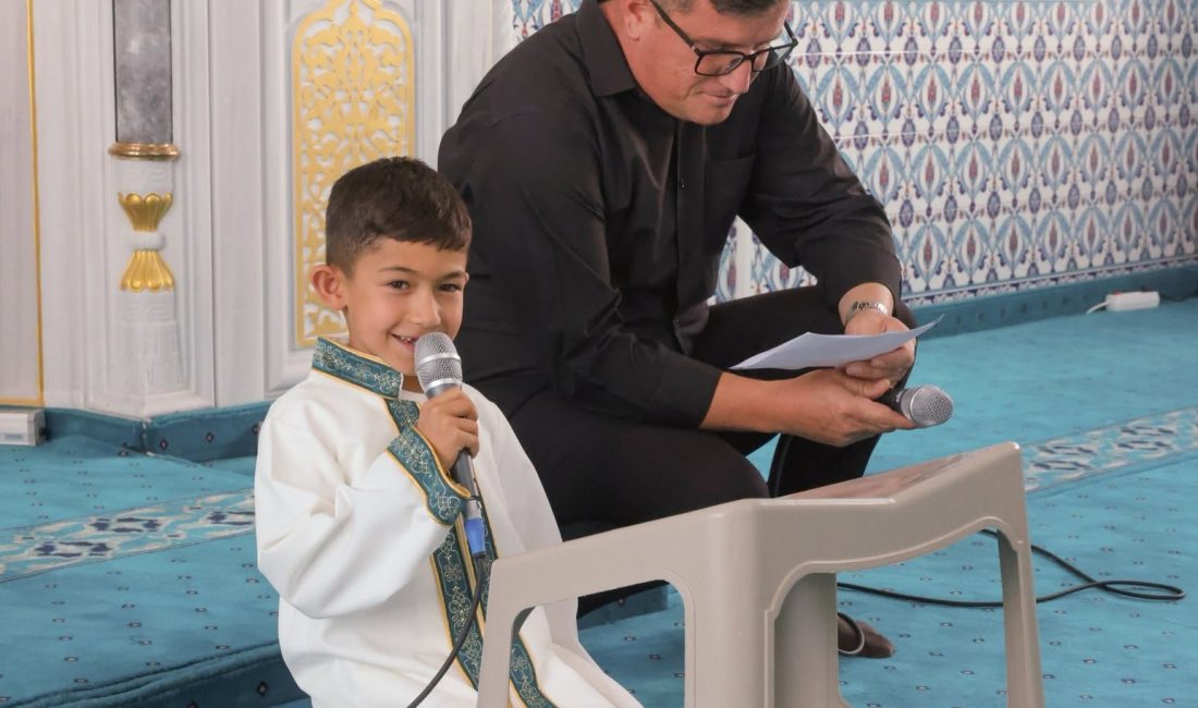 Sandıklı’da İlçe Müftülüğü tarafından düzenlenen Yaz Kur’an Kursu, öğrencilerin hazırladığı