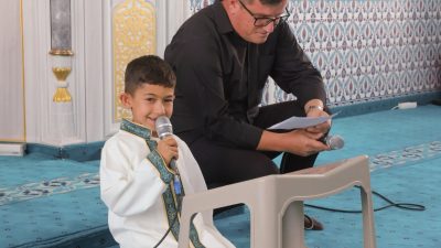 Sandıklı’da İlçe Müftülüğü tarafından düzenlenen Yaz Kur’an Kursu, öğrencilerin hazırladığı