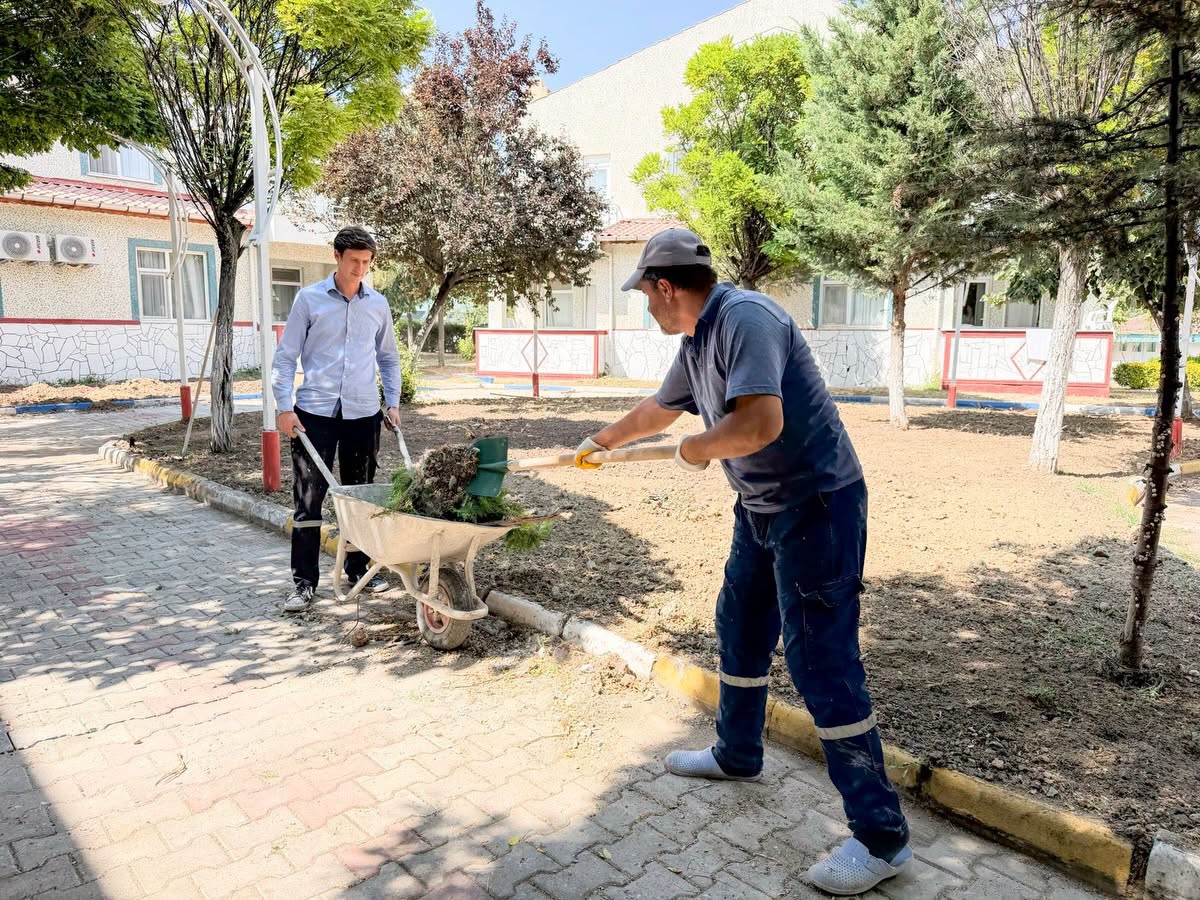 Sandıklı’nın dört bir yanında hummalı çalışma