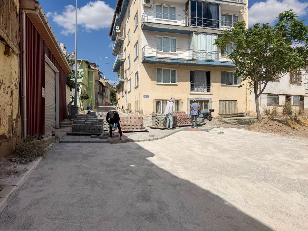 Sandıklı’nın dört bir yanında hummalı çalışma