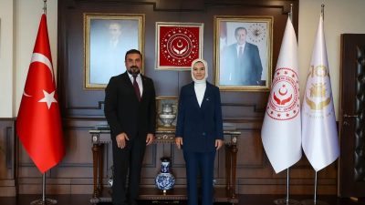 
AK Parti Afyonkarahisar İl Başkanı Dr. Özgür Kavak, Aile ve