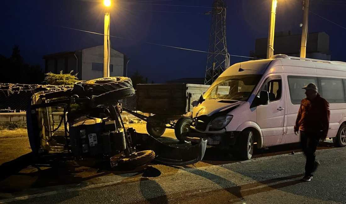 Afyonkarahisar'ın Şuhut ilçesinde minibüs ile traktörün çarpışması sonucu meydana gelen