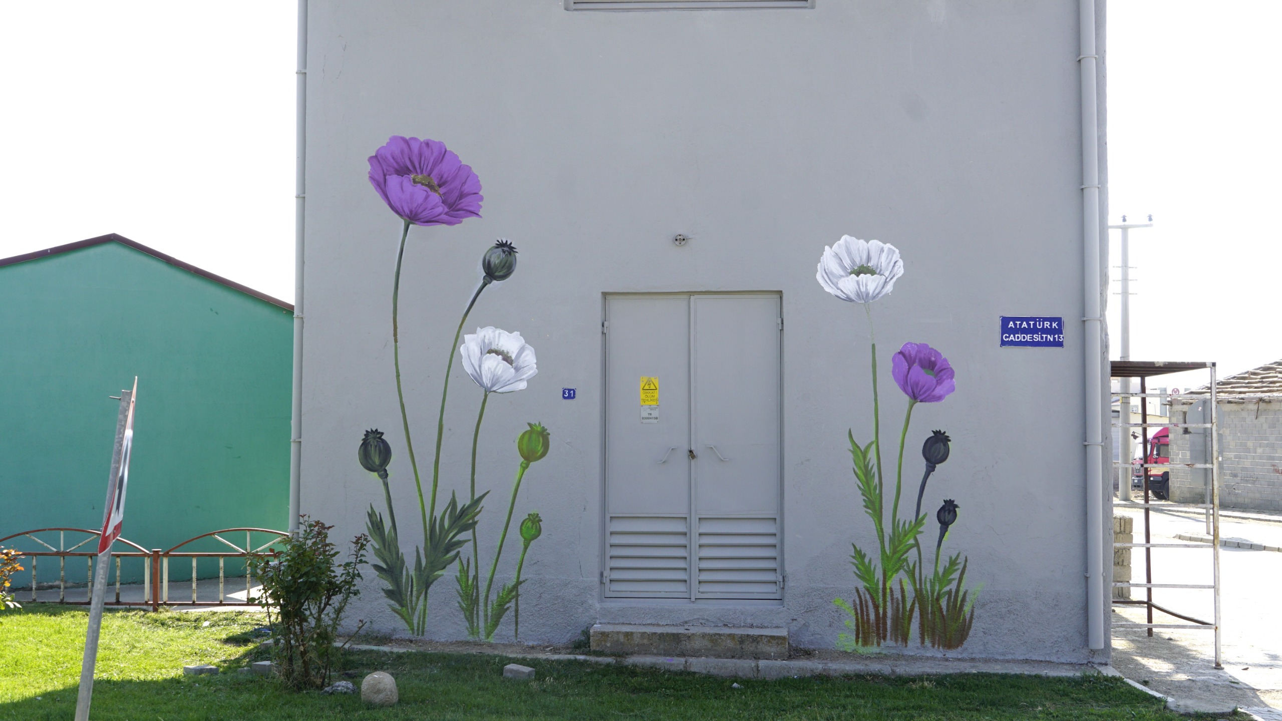 Şuhut’ta trafo binalarına sanat dokunuşu