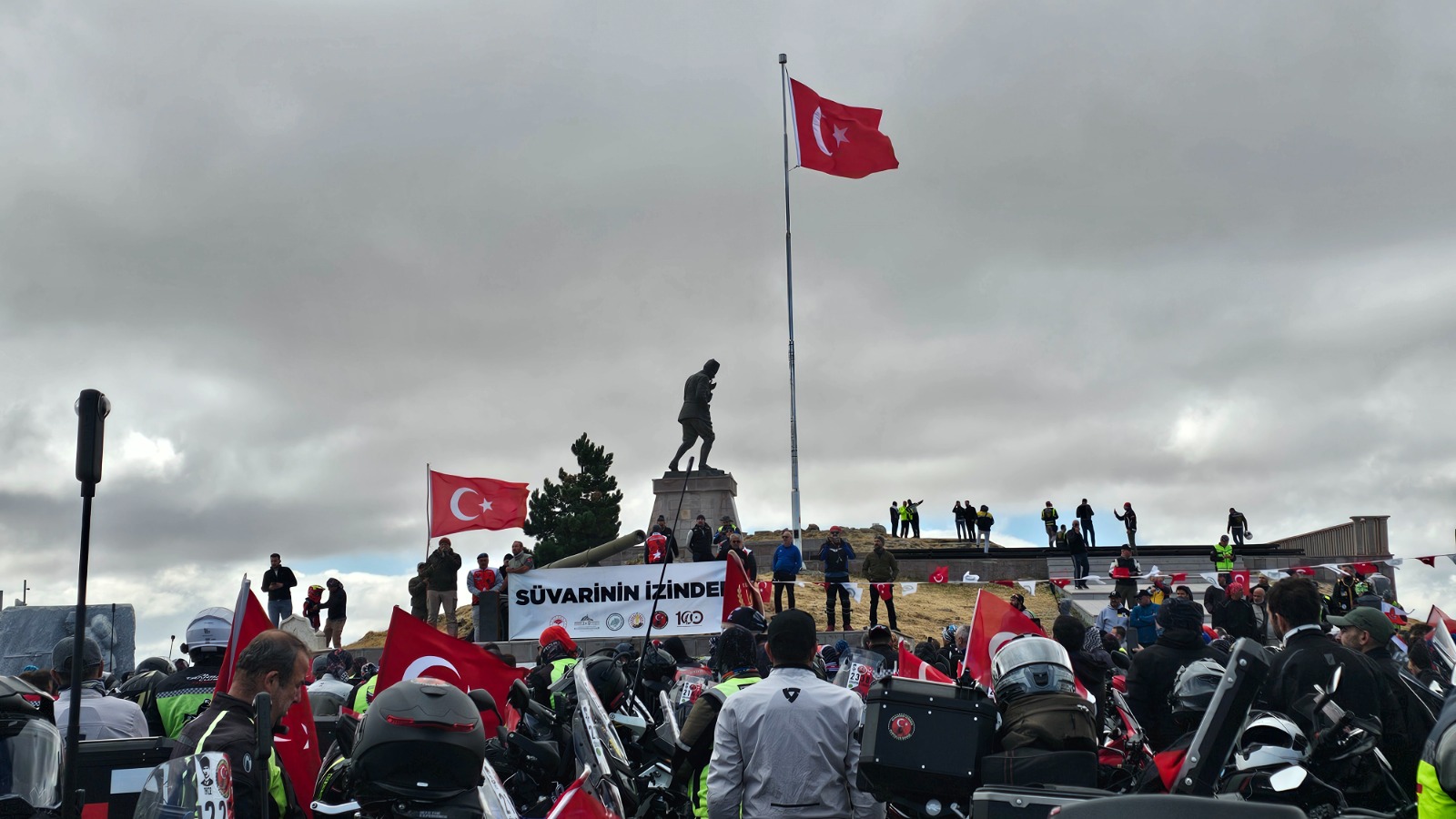 “Süvarinin İzinden” Motosikletli Saygı Sürüşü, Kocatepe’den start aldı