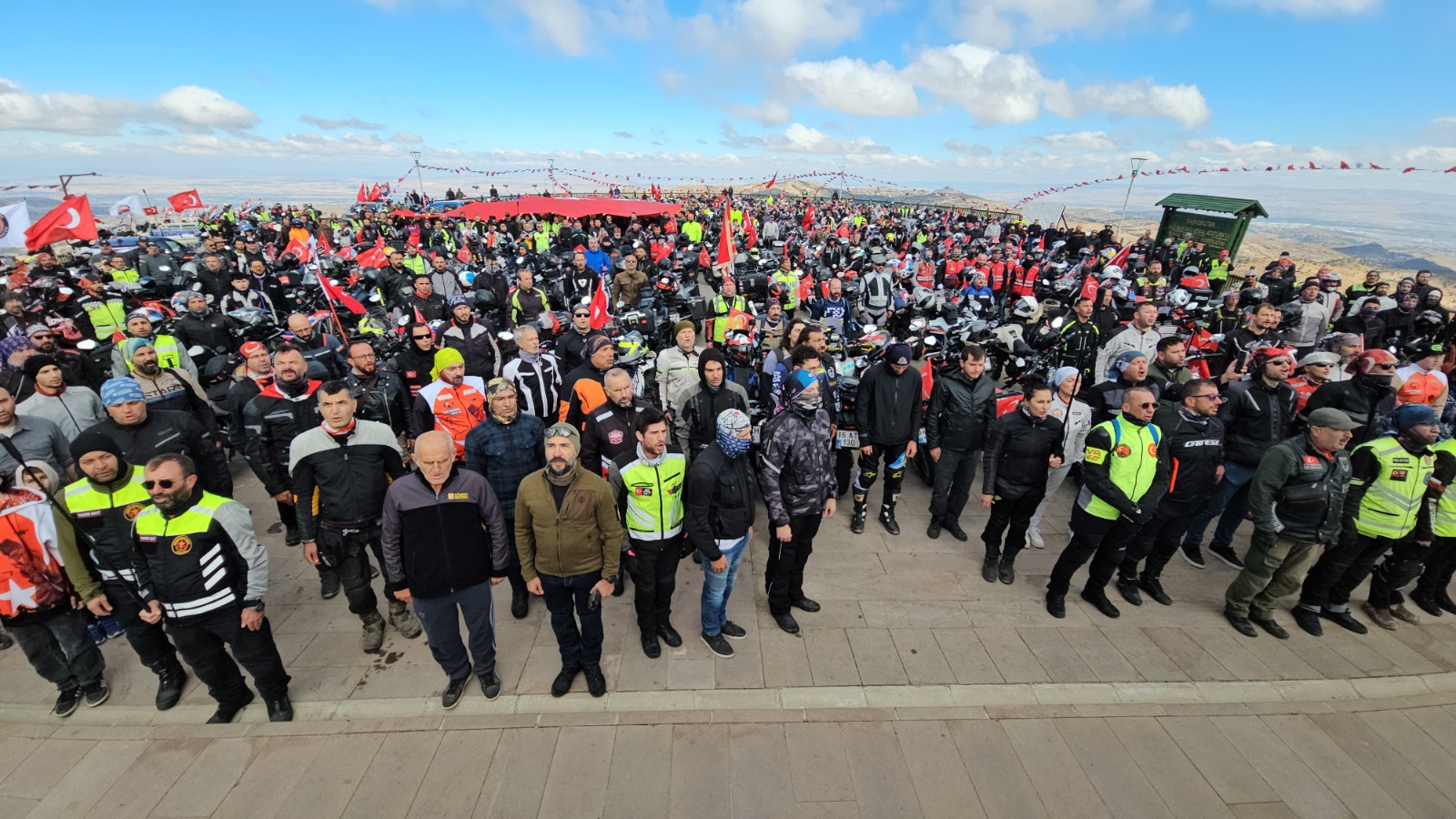 “Süvarinin İzinden” Motosikletli Saygı Sürüşü, Kocatepe’den start aldı 2 “Süvarinin İzinden” Motosikletli Saygı Sürüşü, Kocatepe’den start aldı