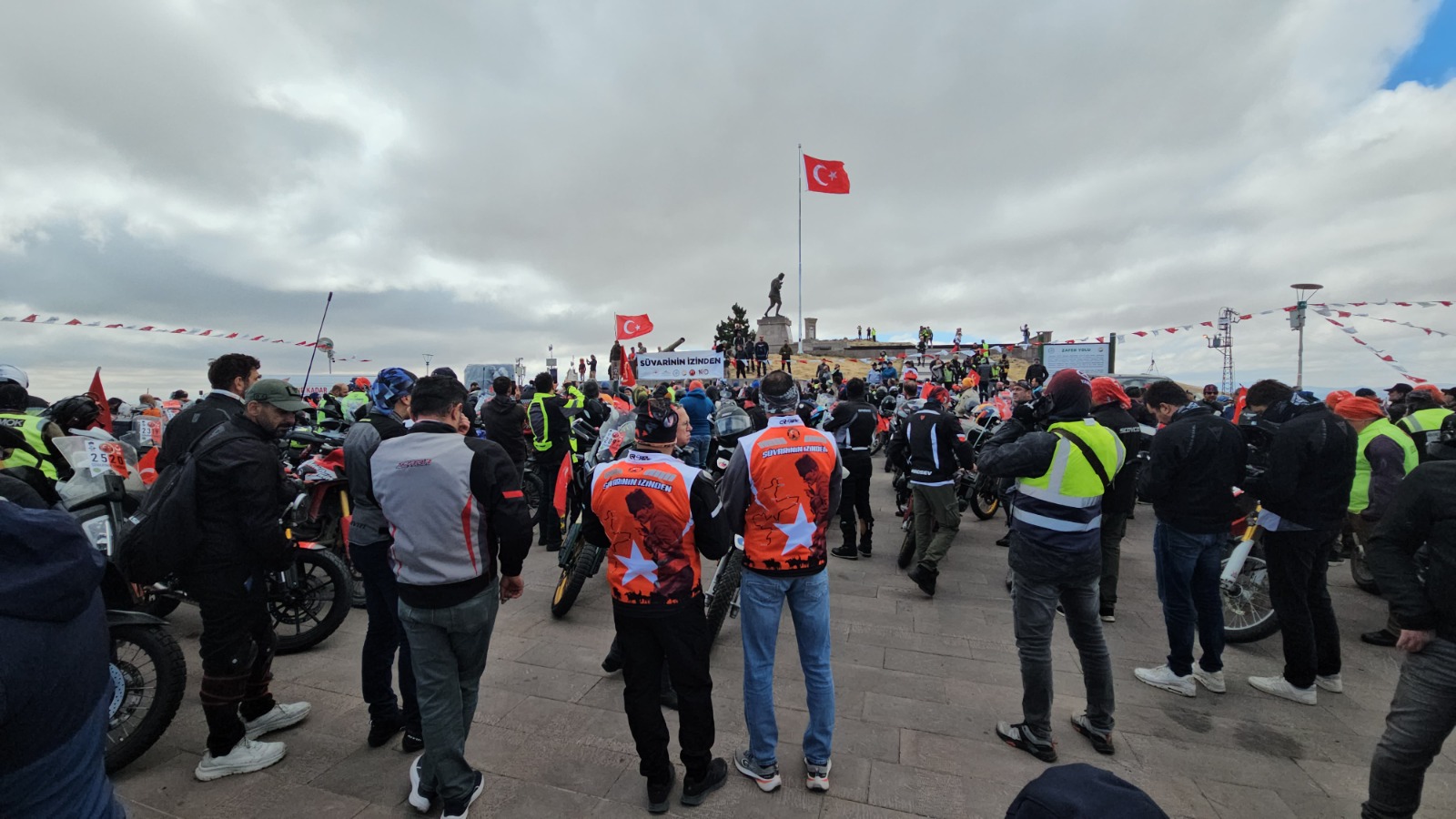“Süvarinin İzinden” Motosikletli Saygı Sürüşü, Kocatepe’den start aldı 3 “Süvarinin İzinden” Motosikletli Saygı Sürüşü, Kocatepe’den start aldı