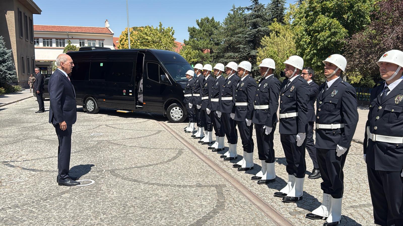 TBMM Başkanı Kurtulmuş’tan Vali Aktaş’a ziyaret 4 TBMM Başkanı Kurtulmuş’tan Vali Aktaş’a ziyaret