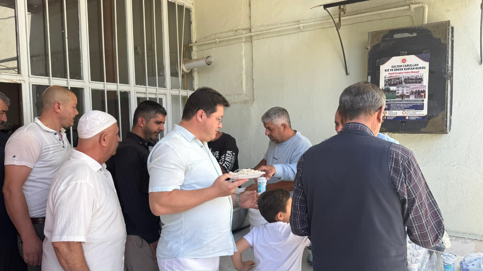 Tahtalı Camii’nde pilav ikramı