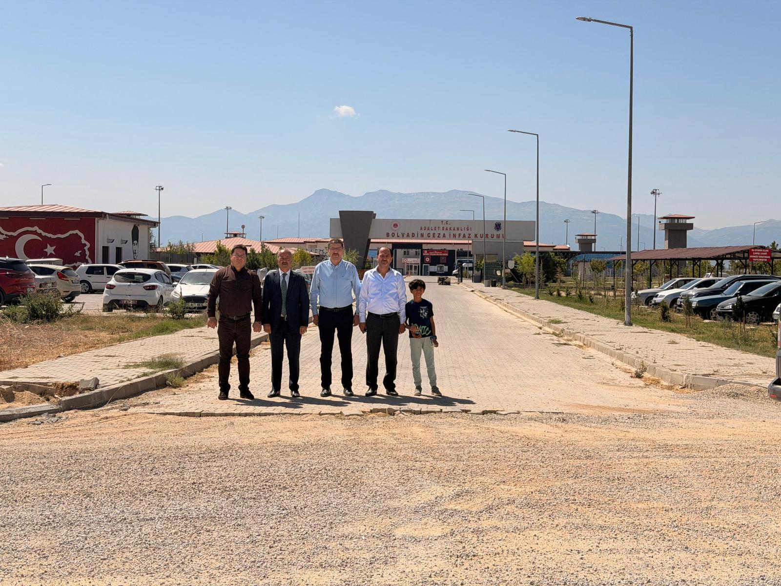 Taytak ve Aynacı iş makinesinin başına geçti 11 Taytak ve Aynacı iş makinesinin başına geçti