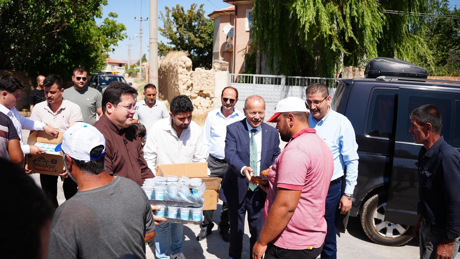Taytak ve Aynacı iş makinesinin başına geçti 5 Taytak ve Aynacı iş makinesinin başına geçti