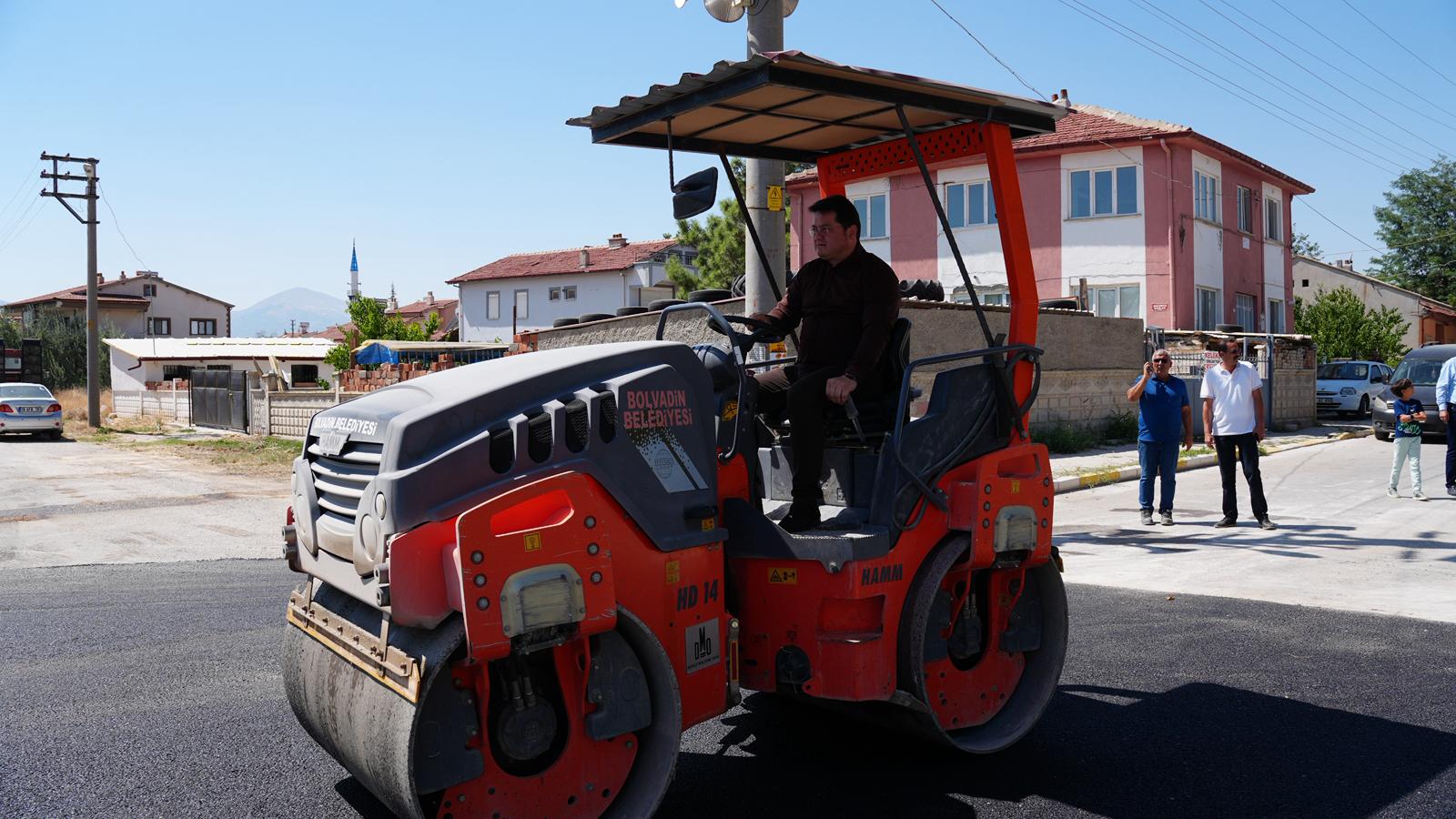 Taytak ve Aynacı iş makinesinin başına geçti 4 Taytak ve Aynacı iş makinesinin başına geçti