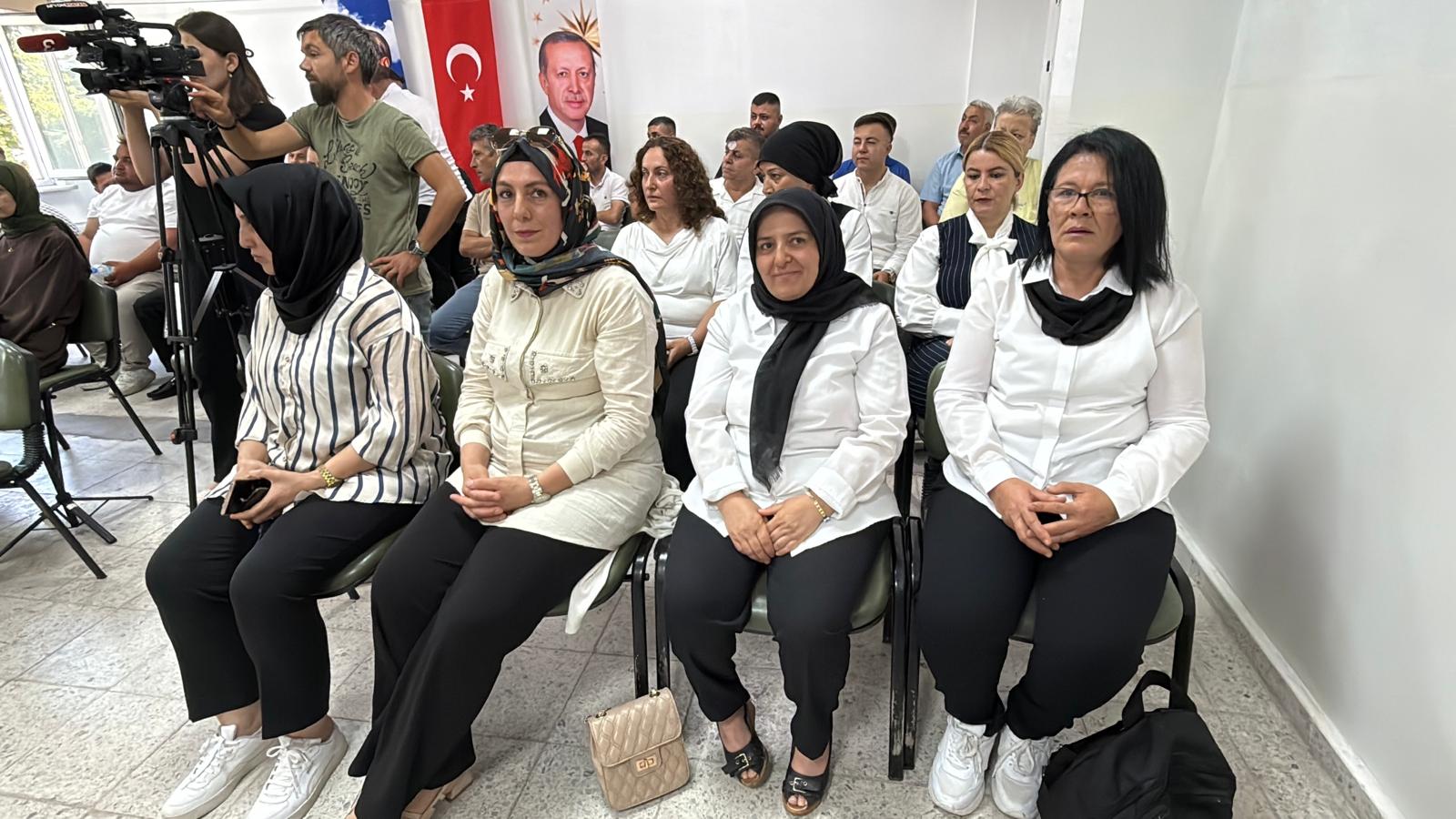 Toplu ulaşım sürücülerine eğitim sertifikaları verildi