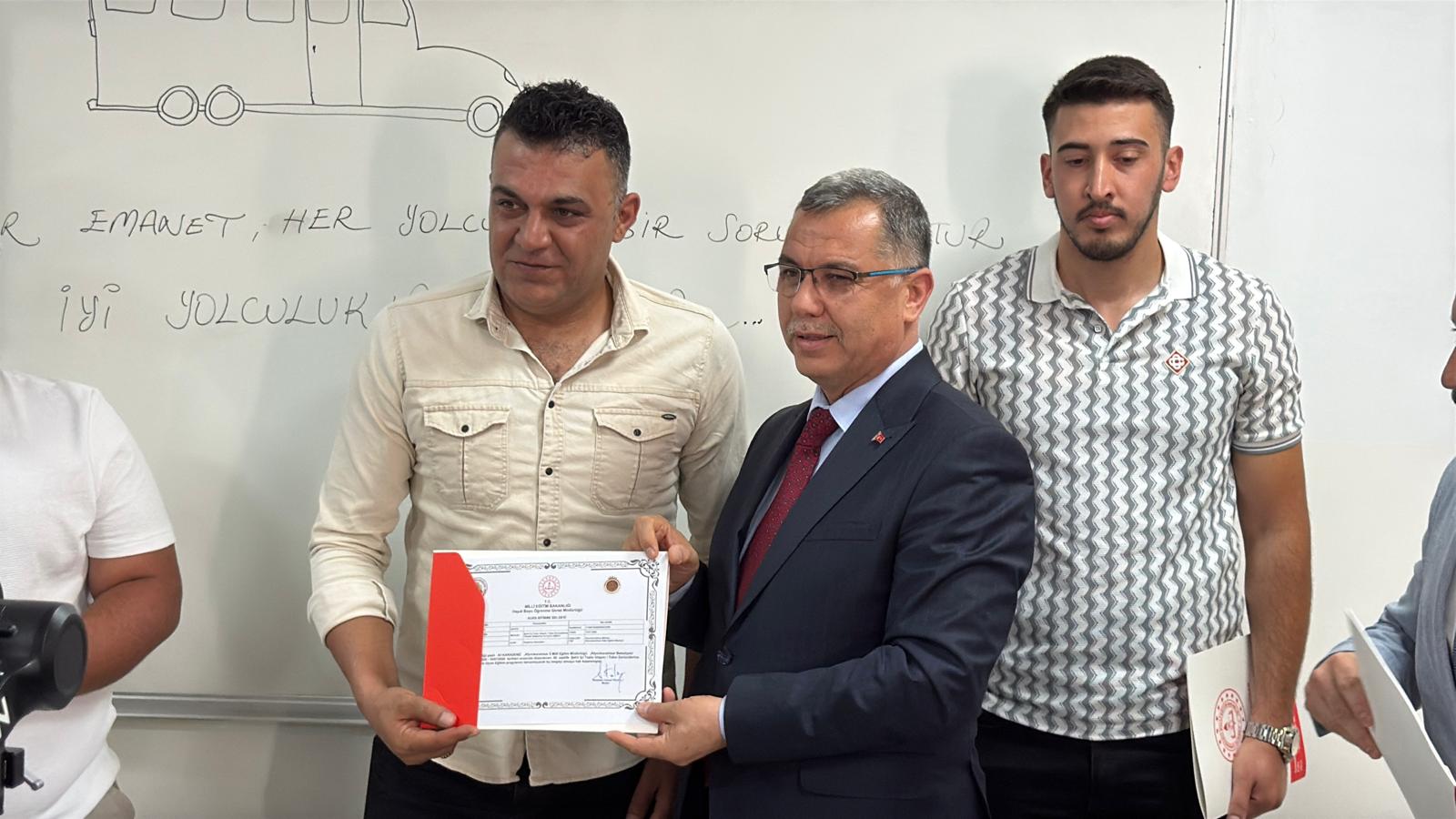 Toplu ulaşım sürücülerine eğitim sertifikaları verildi