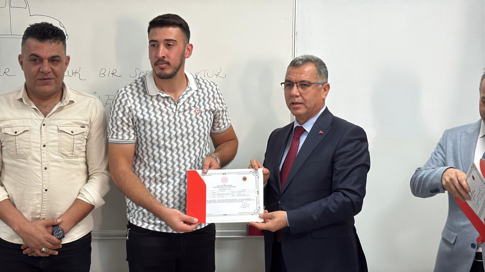 Toplu ulaşım sürücülerine eğitim sertifikaları verildi