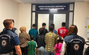 Afyonkarahisar Emniyet Müdürlüğü ekipleri, göçmen kaçakçılığının önlenmesi ve düzensiz göçmenlerin