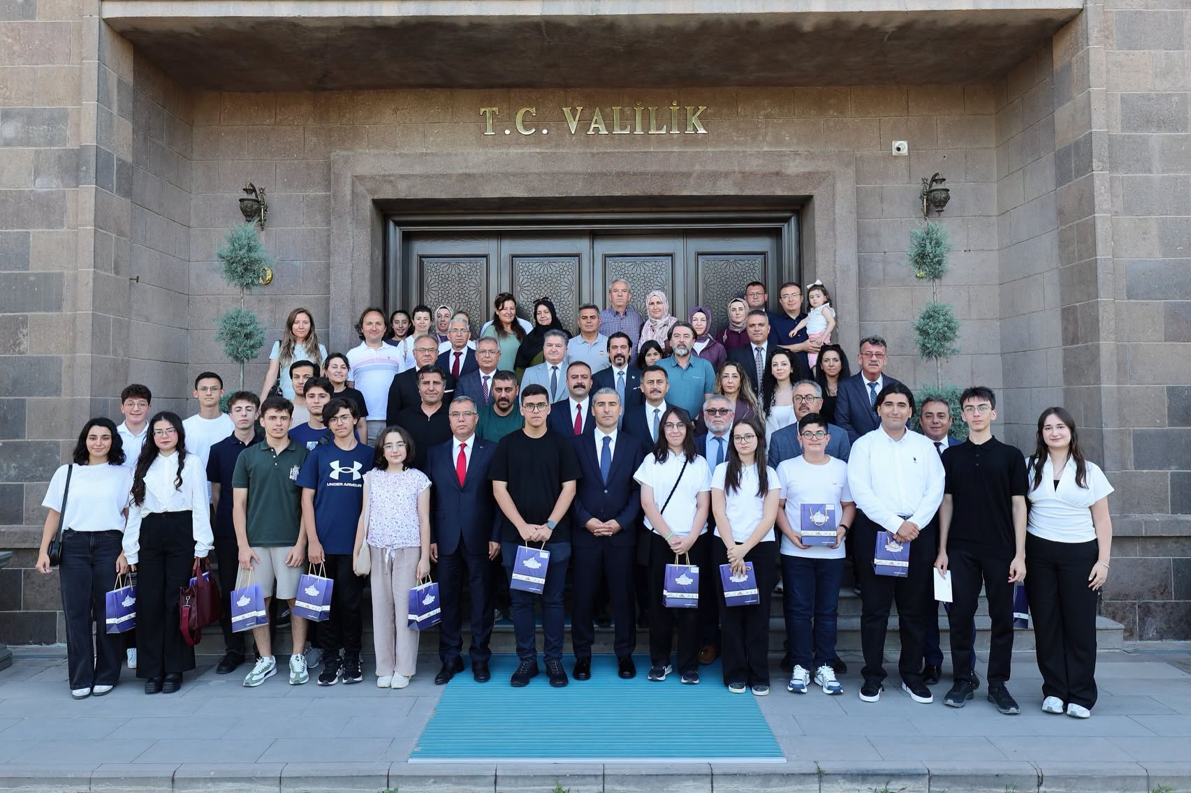 Afyonkarahisar Valisi Dr. Naci Aktaş, LGS, YKS ve Bursluluk Sınavı'nda