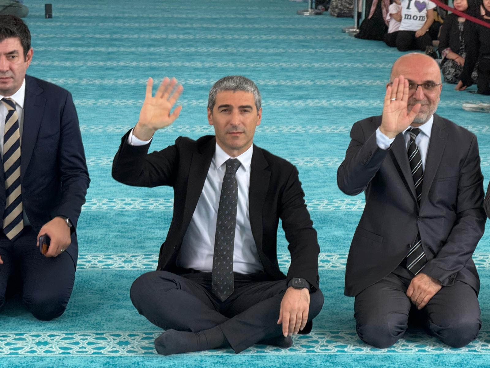 Vali Aktaş, çocukların heyecanına ortak oldu