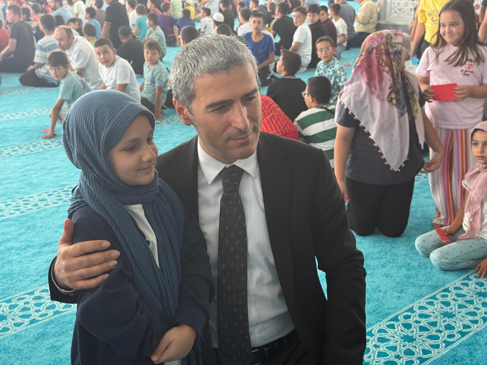 Vali Aktaş, çocukların heyecanına ortak oldu