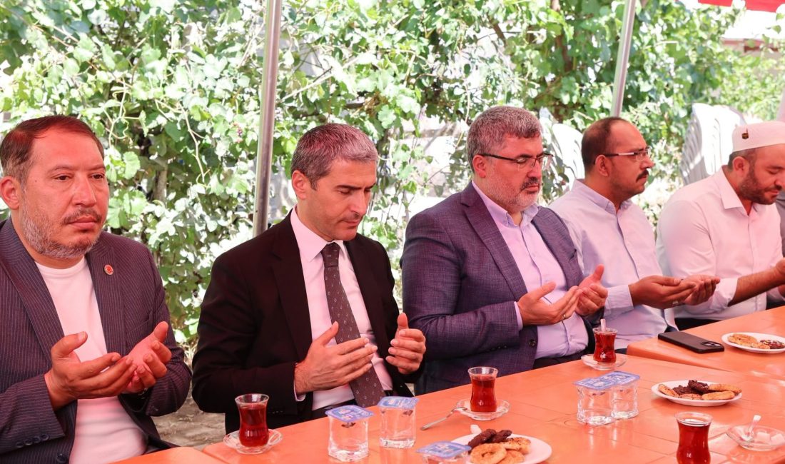 Afyonkarahisar Valisi Dr. Naci Aktaş, Dinar Belediye Başkanı Veysel Topçu