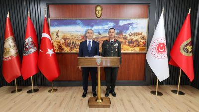 Afyonkarahisar Valisi Dr. Naci Aktaş, İkmal ve Garnizon Komutanı Tuğgeneral