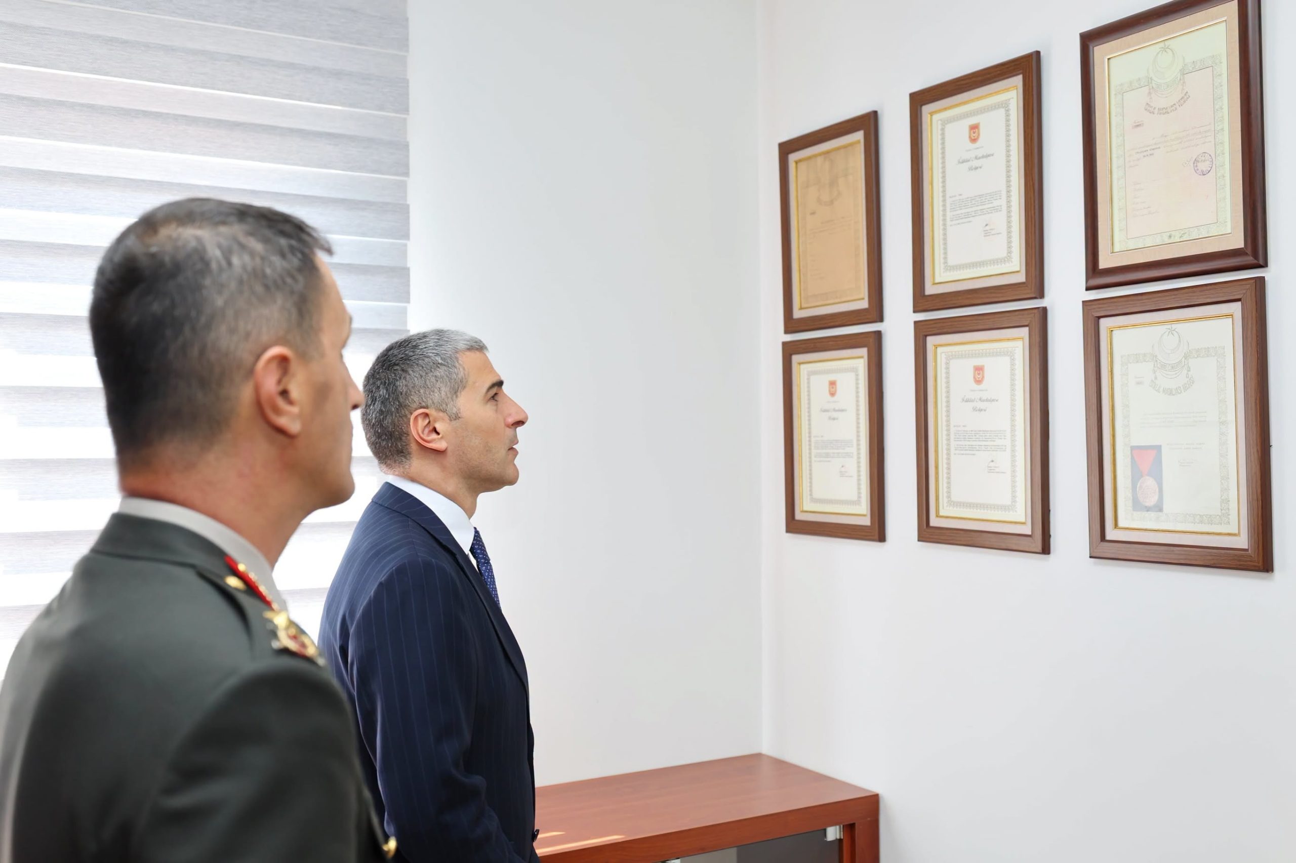 Vali Aktaş’tan Numan Kıral Paşa’ya ziyaret 6 Vali Aktaş’tan Numan Kıral Paşa’ya ziyaret