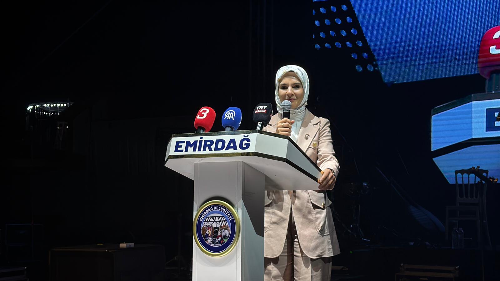 Bakan Göktaş, Emirdağ Gurbetçi Festivali’nde vatandaşlarla buluştu 10 Bakan Göktaş, Emirdağ Gurbetçi Festivali’nde vatandaşlarla buluştu