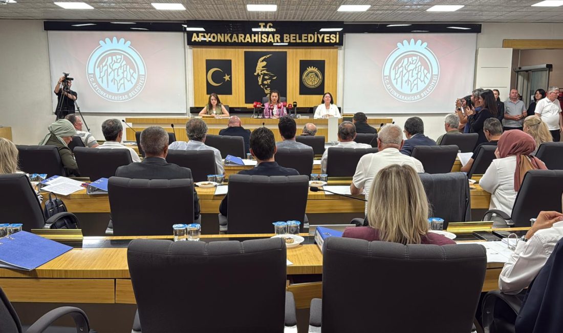 Afyonkarahisar Belediye Meclisi, ağustos ayı olağan toplantısında 42 gündem maddesini