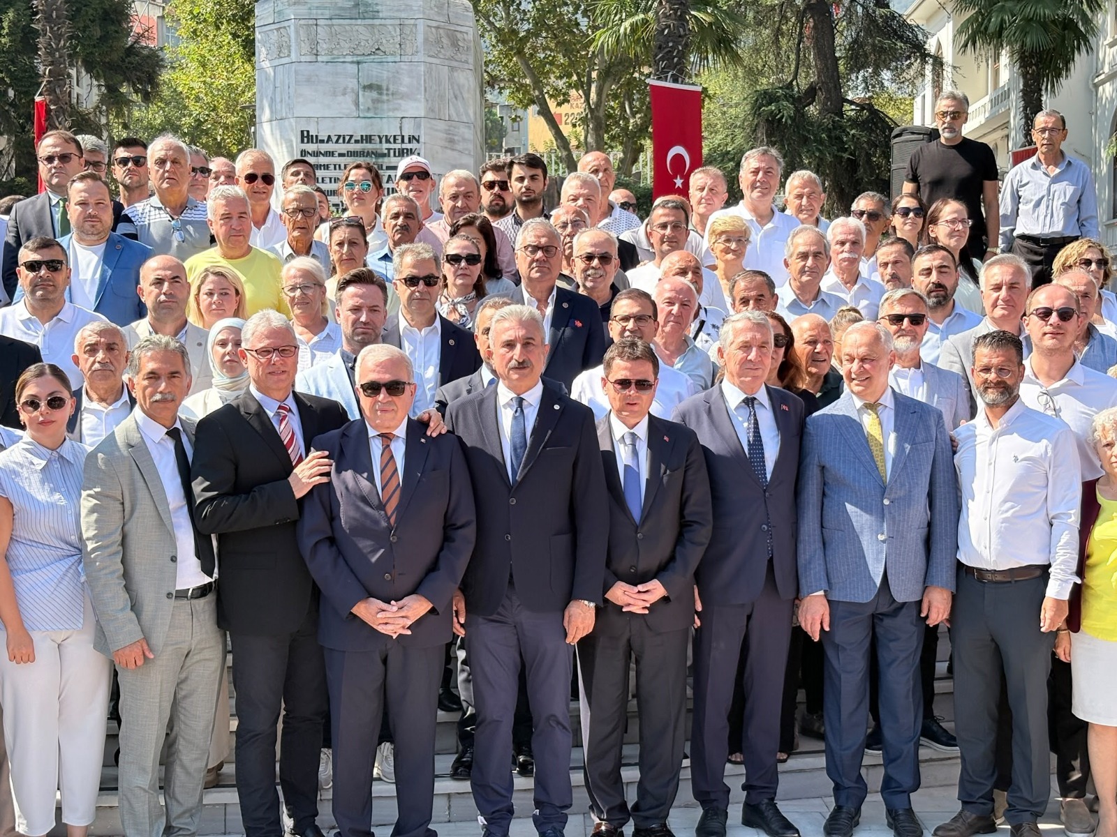 Cumhuriyet Halk Partisi’nde 91 milletvekilinin istifasıyla başlayan ayrılık süreci Bursa’da