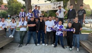 Afyonkarahisar’da Afyonspor sevdalıları, kulüplerine sahip çıkmak için Zafer Meydanı’nda bir