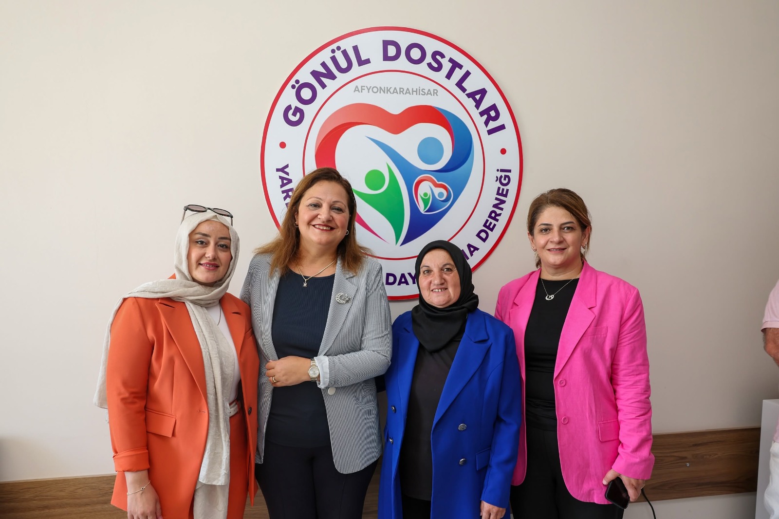 Başkan Burcu Köksal, otizmli bireyler ve aileleriyle buluştu