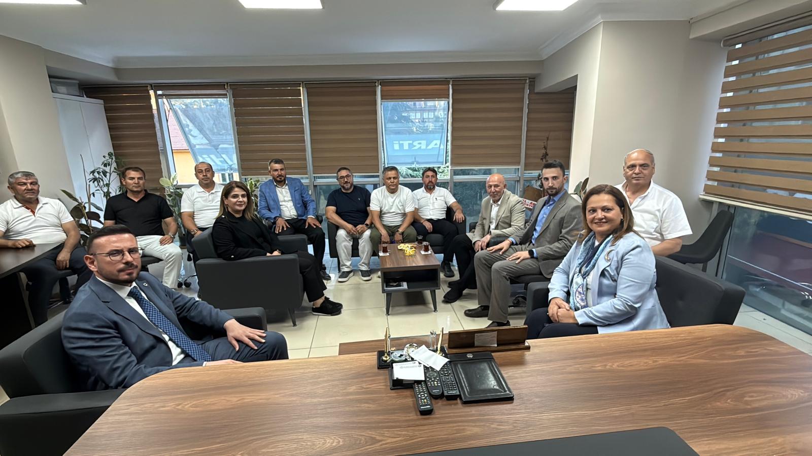 AK Parti Afyonkarahisar’da 25. yılını kutladı 1 AK Parti Afyonkarahisar’da 25. yılını kutladı