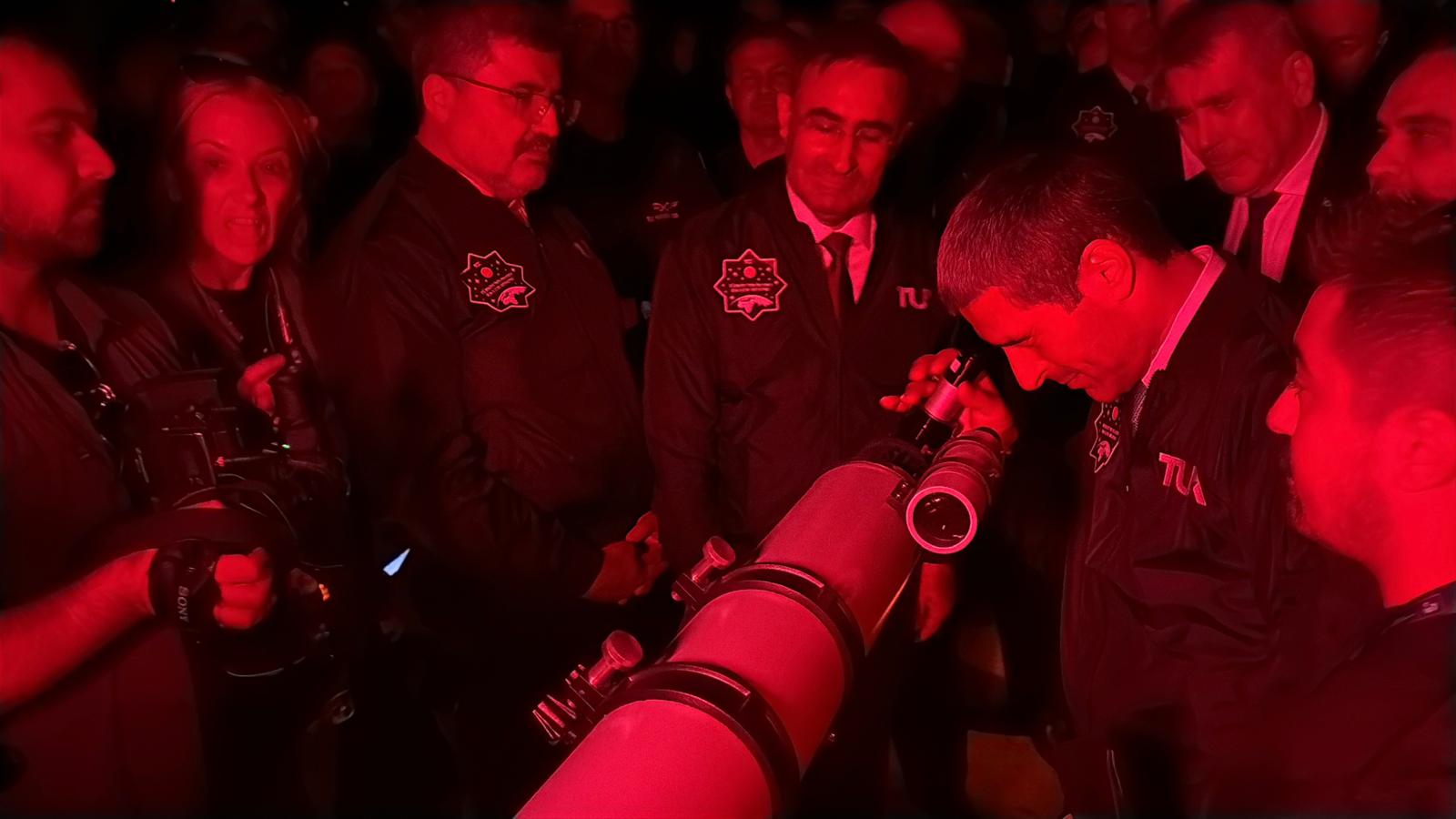 Bakan Kacır Emre Gölü’nde Gökyüzü Gözlem Etkinliği’nin açılışını yaptı 10 Bakan Kacır Emre Gölü’nde Gökyüzü Gözlem Etkinliği’nin açılışını yaptı