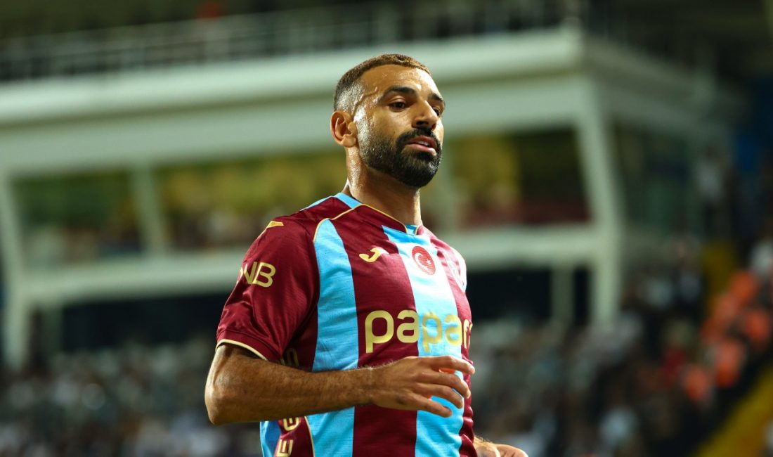 Trabzonspor'un yeni transferi Mısırlı futbolcu Muhammed Salah, bordo-mavili formayla ilk