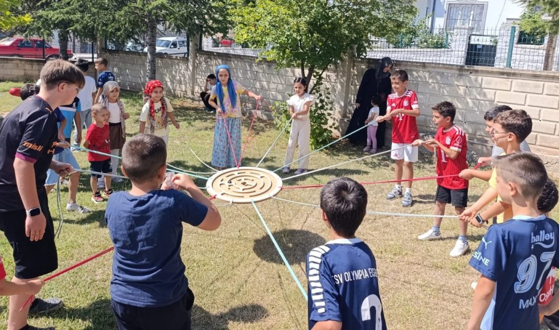 Afyonkarahisar’ın Emirdağ ilçesinde, "Yaz Kur’an Kursları Kapanış Programı" çerçevesinde camilerde