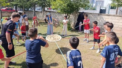 Afyonkarahisar’ın Emirdağ ilçesinde, "Yaz Kur’an Kursları Kapanış Programı" çerçevesinde camilerde
