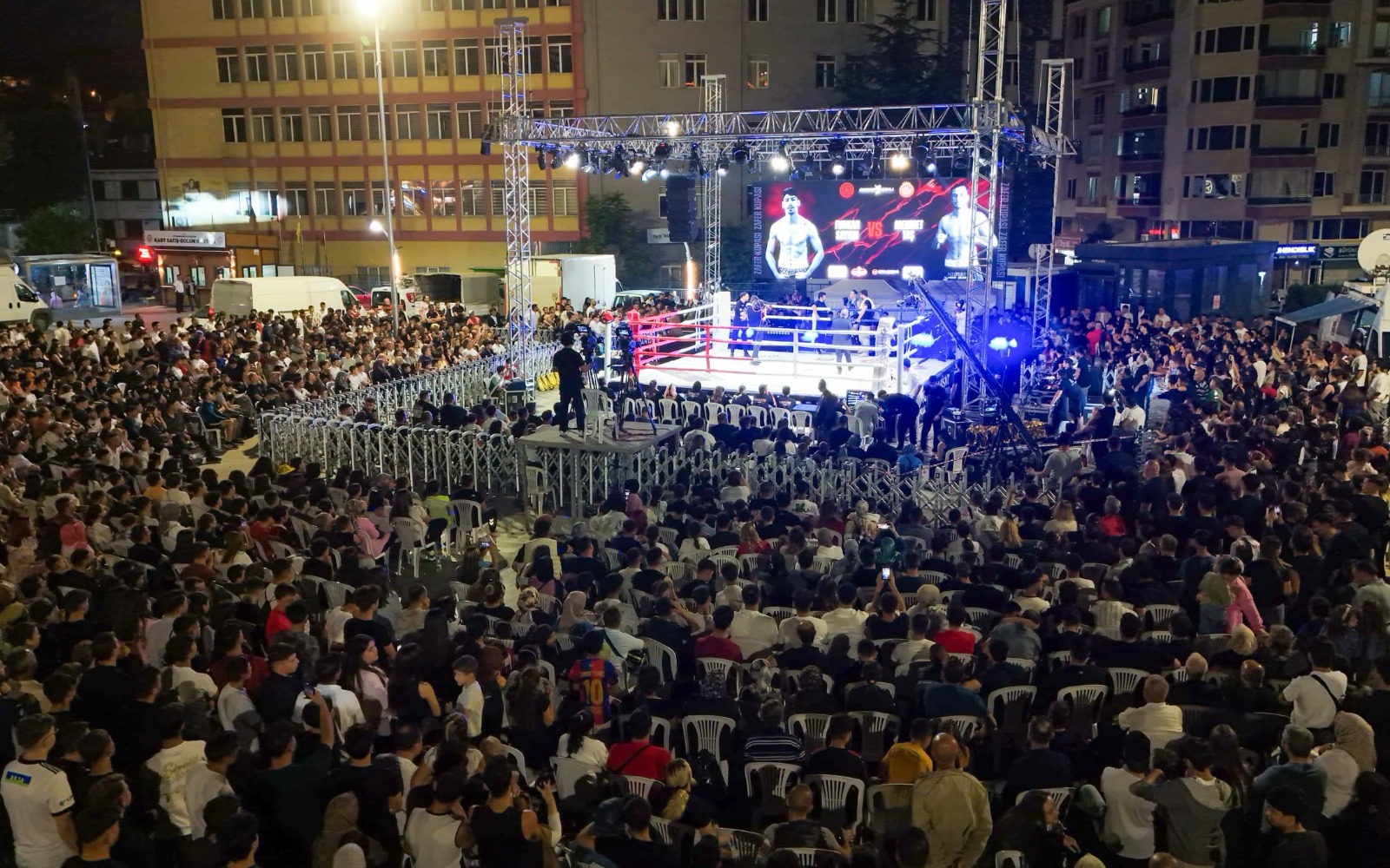 Ringde büyük mücadele, ekranda Kanal 3 heyecanı 4 Ringde büyük mücadele, ekranda Kanal 3 heyecanı