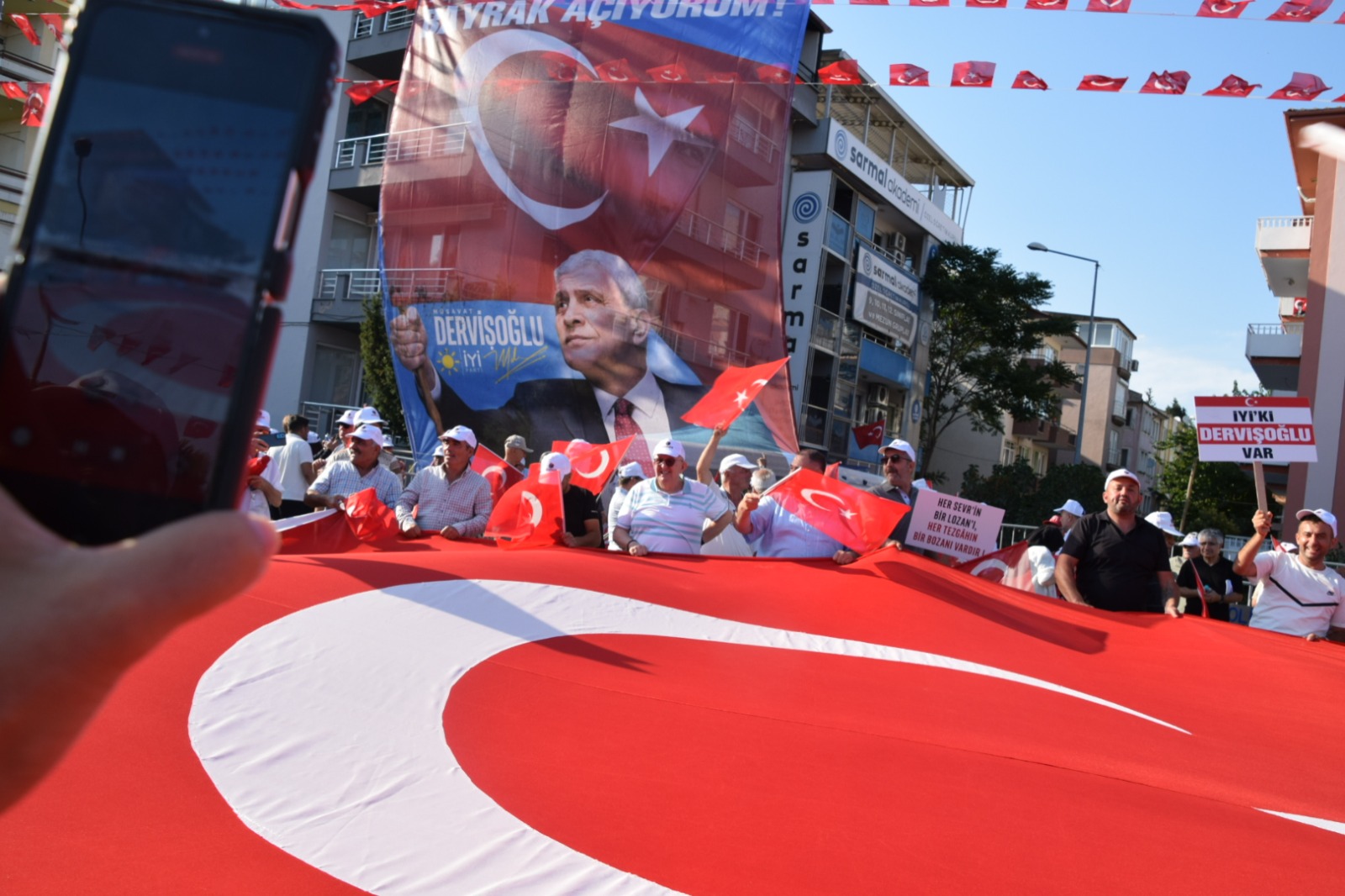“Balıkesir’de İYİ Parti’nin iktidar ayak seslerini gördük” 4 “Balıkesir’de İYİ Parti’nin iktidar ayak seslerini gördük”