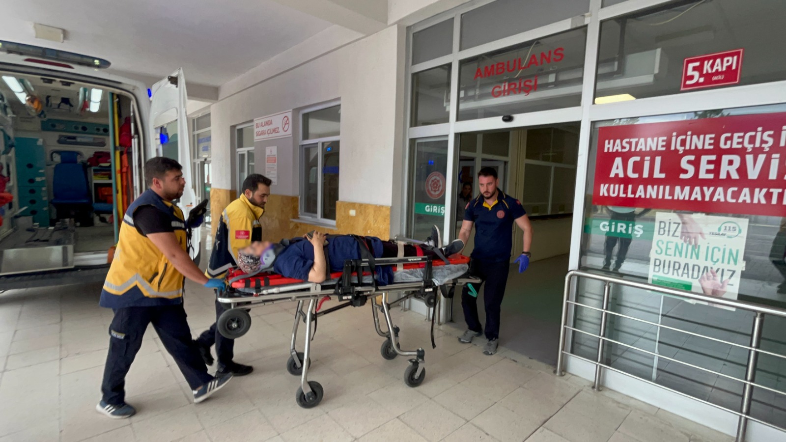 Minibüs şarampole uçtu: 4 kişi öldü, 4'ü ağır 10 kişiyi yaralandı