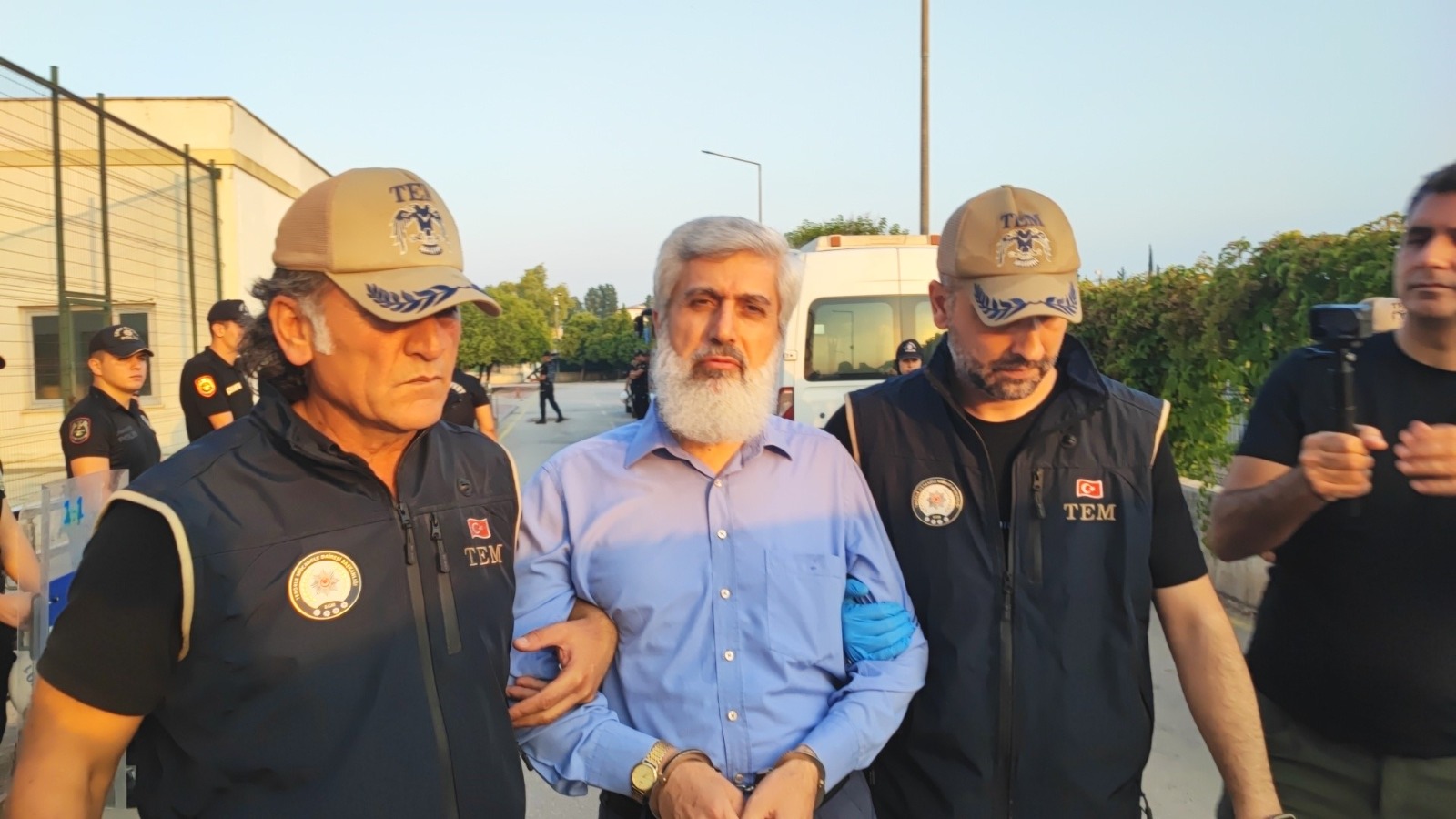 Alparslan Kuytul, eşi ve çok sayıda kişi gözaltında