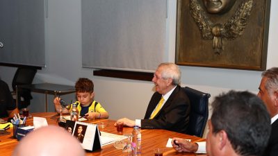 Fenerbahçe’nin Gençlerbirliği maçında tribünde üzerinde Fenerbahçe forması bulunduğu gerekçesiyle tepkiyle