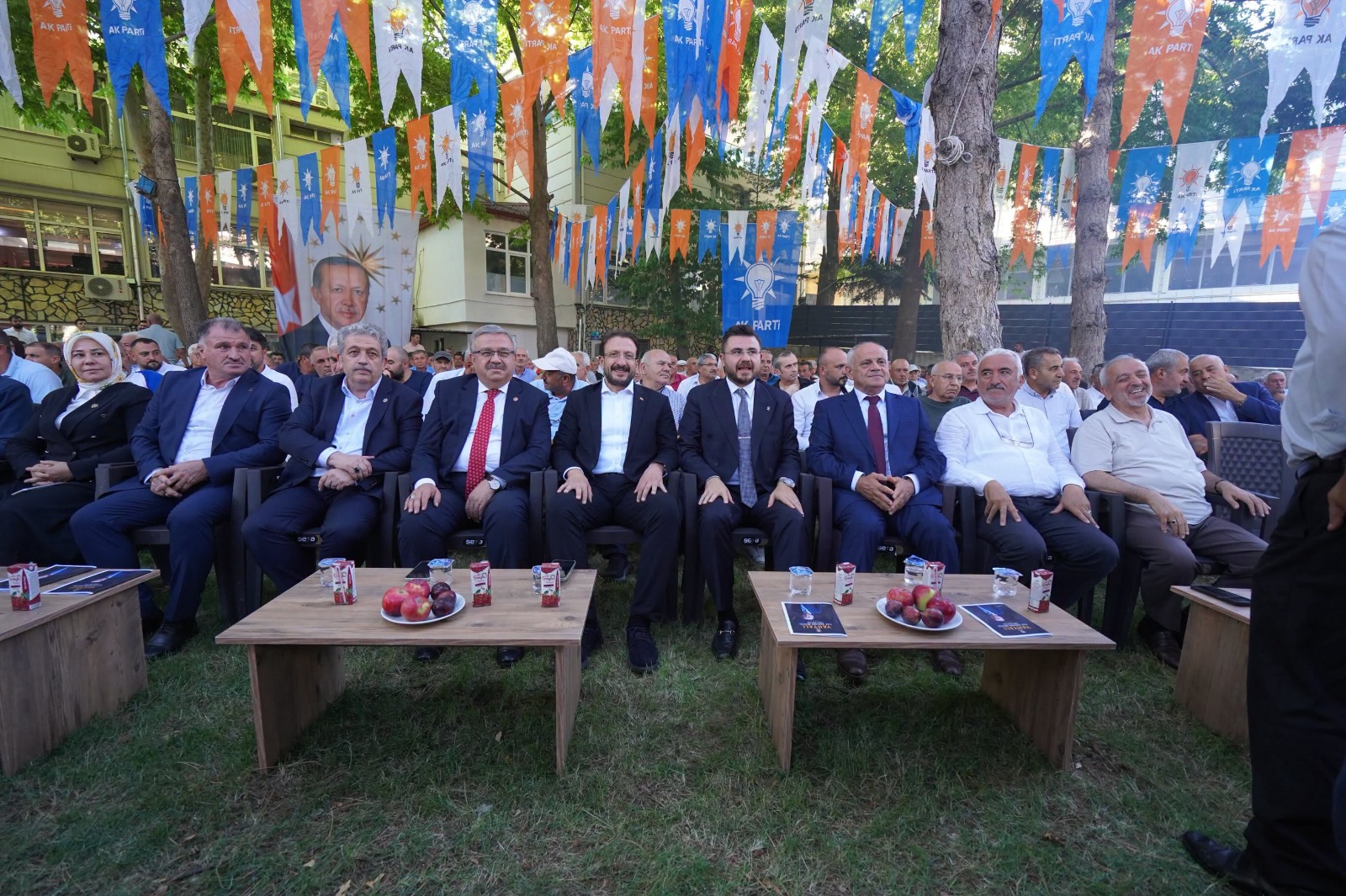 “Çalışmalarımızı kararlılıkla sürdürüyoruz” 11 “Çalışmalarımızı kararlılıkla sürdürüyoruz”