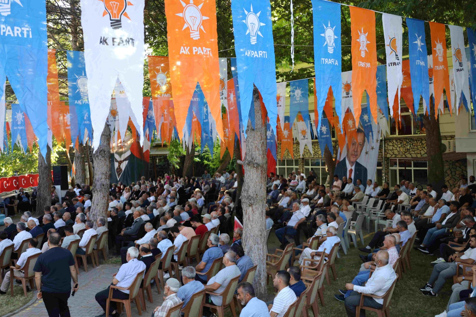 “Çalışmalarımızı kararlılıkla sürdürüyoruz” 4 “Çalışmalarımızı kararlılıkla sürdürüyoruz”