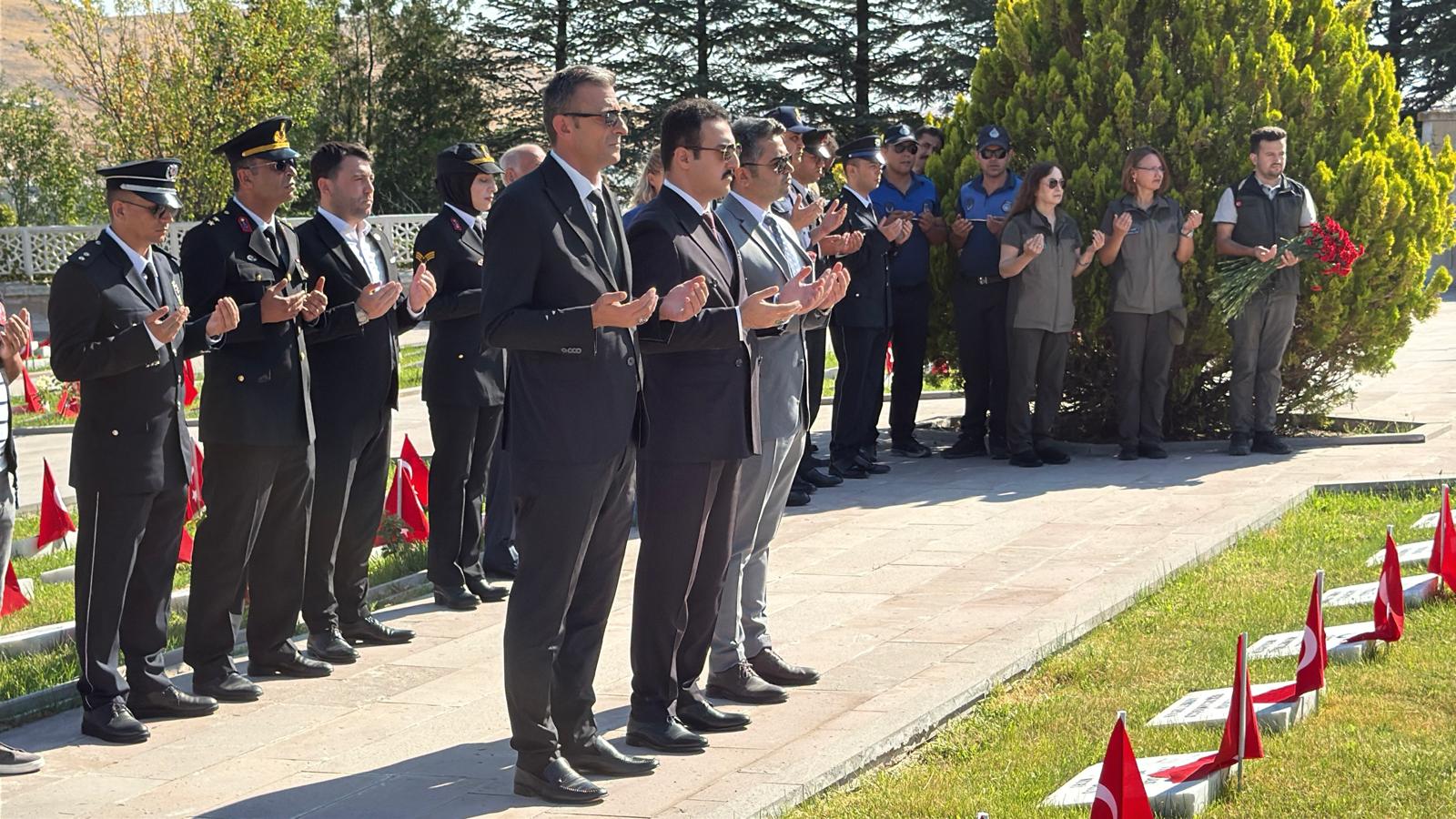 SİNANPAŞA’DA ANMA TÖRENİ